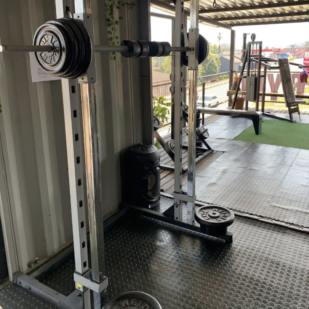 Smith machine area at Commando gym